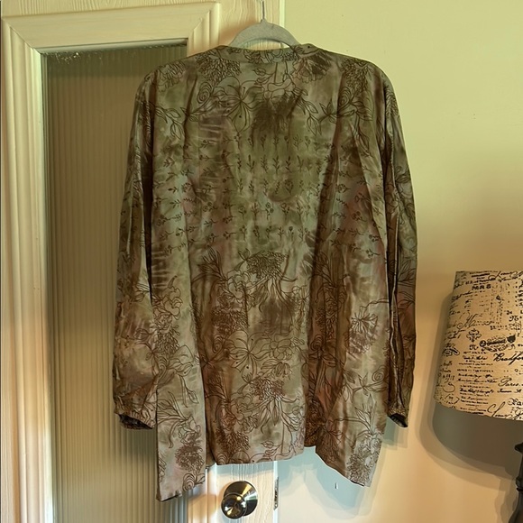 Johnny Was Calme Olive Green Floral Top (XL) - Picture 5 of 10